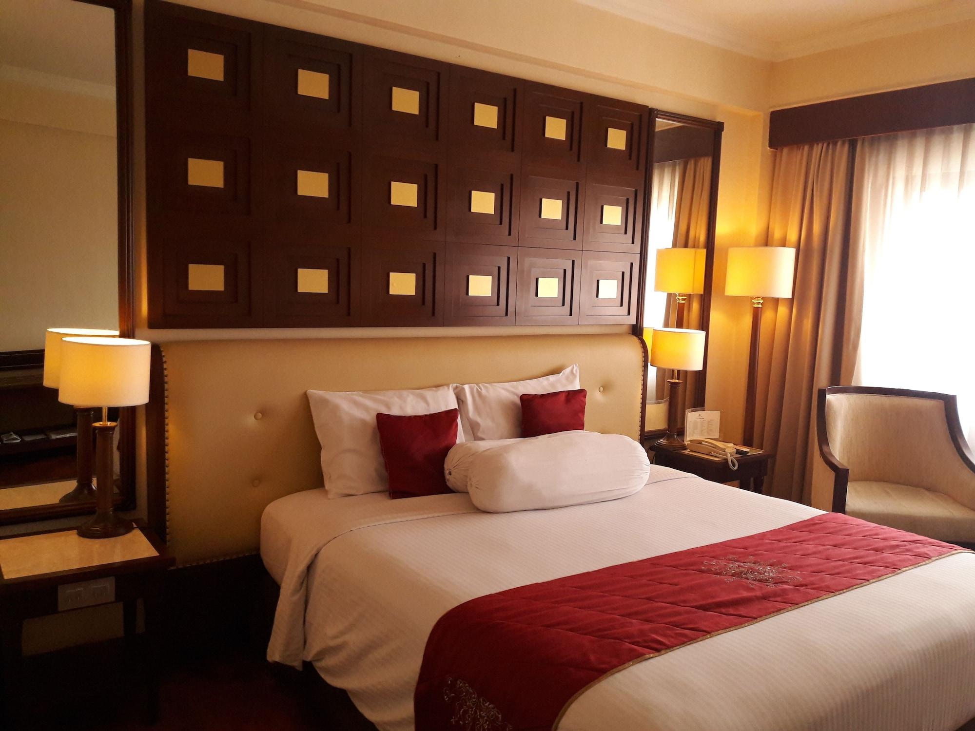 The Sunan Hotel Solo Exterior foto