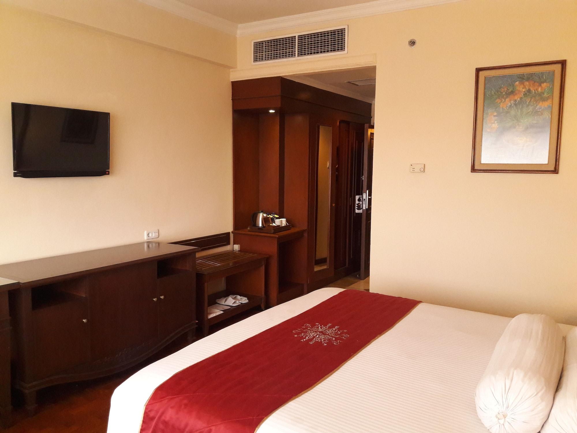 The Sunan Hotel Solo Exterior foto
