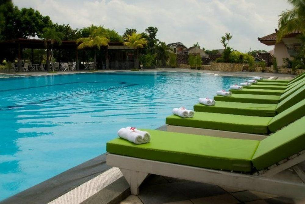 The Sunan Hotel Solo Exterior foto