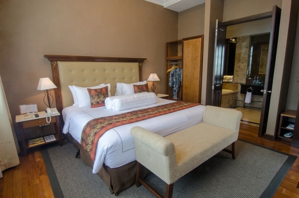 The Sunan Hotel Solo Exterior foto
